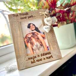 True Friends Never Apart, Maybe in Distance But Heart - Best Friend Personalised Gift Driftwood Style Picture Frame 6x4 - thumbnail 2