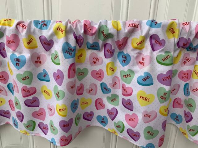 Valentine Day Cotton Lightweight Pink Candy Hearts Red Kisses Girls Room Party Holiday 42 - image 1