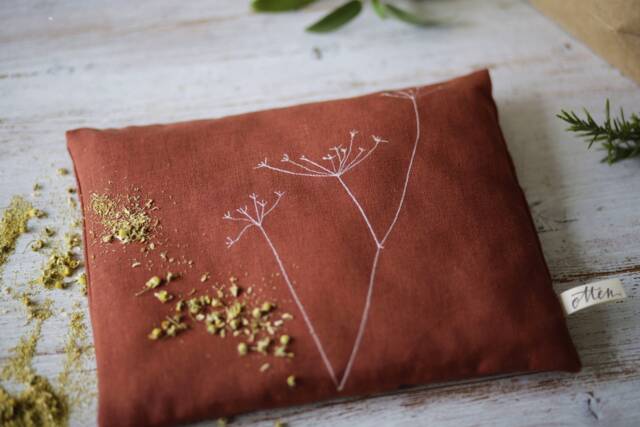 Herbal Pillows, Pine Shavings, Dreamtime Herbal Scented Sleep Aid, Spelt Husks, Potpourri Sleep-Promoting Pillows - image 1