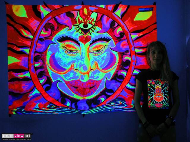 Chillin' Sun Uv Black Light Fluorescent Glow Psychedelic Art Backdrop Tapestry Wall Hanging Home Club Trance Party Festival Deco Third Eye - image 1