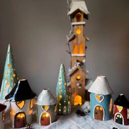 Handmade Tea-Light Houses/Christmas Houses/ Ceramic House - thumbnail 3