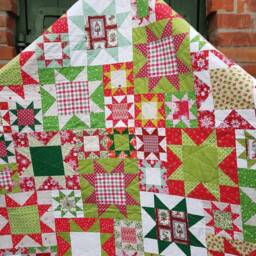 Handmade Christmas Patchwork Quilt Red Green Winter Blanket - thumbnail 3
