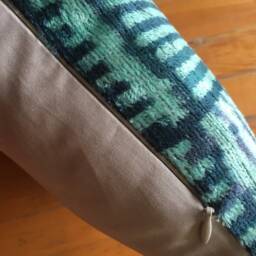 Green Silk Ikat Velvet Pillow Cover Uzbek Accent Handwoven Fabric Throw - thumbnail 3