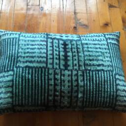 Green Silk Ikat Velvet Pillow Cover Uzbek Accent Handwoven Fabric Throw - thumbnail 2