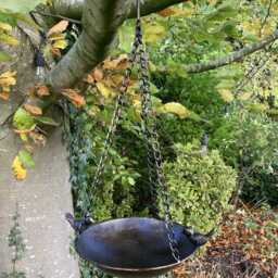 Metal Hanging Bird Bath Feeder Garden Ornament - thumbnail 4