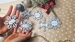 Personalised Xmas Tree Baubles, Christmas Bauble With Name, Snowflake Decorations. Gift Tags, Engraved Christmas Baubles