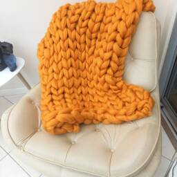 Handmade Chunky Knit Vegan Blanket Acrylic Giant Throw - thumbnail 3