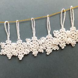 Crochet Christmas Snowflakes Ornaments White Lace Decorations Gift Wrapping Winter Wedding Decor - Set Of 6 - thumbnail 3