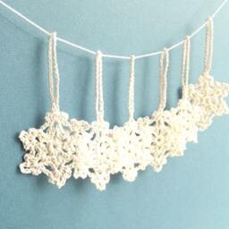 Crochet Christmas Snowflakes Ornaments White Lace Decorations Gift Wrapping Winter Wedding Decor - Set Of 6 - thumbnail 2