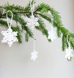 Crochet Christmas Snowflakes Ornaments White Lace Decorations Gift Wrapping Winter Wedding Decor - Set Of 6 - thumbnail 1