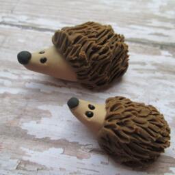 Set Of 2 Miniature Mama & Baby Porcupines - Fairy Garden Animals - thumbnail 3
