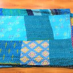 Handmade Patchwork Patola Silk Kantha Quilt, Queen Size Bedspread - thumbnail 2