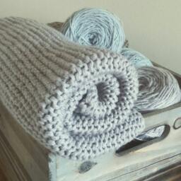 Chunky Hand Knit Baby Blanket Comforter - thumbnail 1