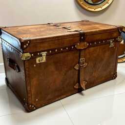 Handmade English Bridle Leather Trunk Coffee Table - Luxury Living Room Furniture Piece