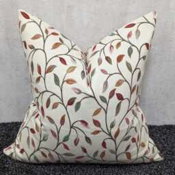 Voyage Cervino Cushion Cover Autumn Trailing Leaf Pillow Case Traditional Tapestry Leaf Trail Pillow Throw Cover Pink Jade - thumbnail 1
