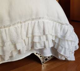 Linen Queen Duvet Cover Set Ruffled Lace, Italian Fabric - thumbnail 1