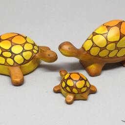 Toy Turtle Large With High Tortoise Shell Wooden Colorful Orange Brown Size 4, 5 X 8, 5 3, 0 cm - Bxhxs Ca. 30, 0 Gr - thumbnail 3