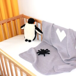 Sale 30% Off Heart Baby Blanket in Light Gray & Winter White Pure Merino Wool, Hand Knitted, Shower Gift, Receiving - thumbnail 2