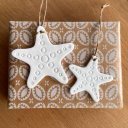3/5 White Clay Starfish, Coastal Christmas, Polymer Tree Decorations, Crustaceancore, Nautical Handmade Ornaments - thumbnail 3