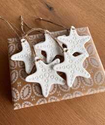 3/5 White Clay Starfish, Coastal Christmas, Polymer Tree Decorations, Crustaceancore, Nautical Handmade Ornaments - thumbnail 1