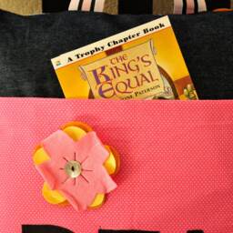 Summer Cycling Pillow Book Carrier - thumbnail 3