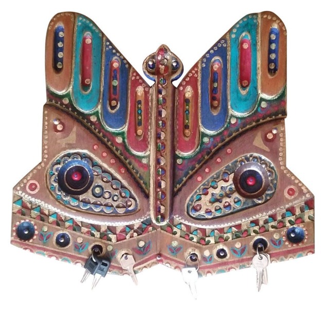 Butterfly Woodcarving Keyholder - image 1