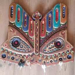Butterfly Woodcarving Keyholder - thumbnail 2