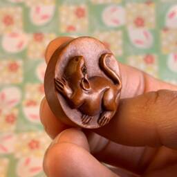 2 Hand Carved Boxwood Ojime Of Rat & Dog - thumbnail 3