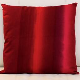 Handmade Ombre Pattern 18x18 Throw Pillow Cover Red Fuchsia Gradient, Finnish Design - thumbnail 2