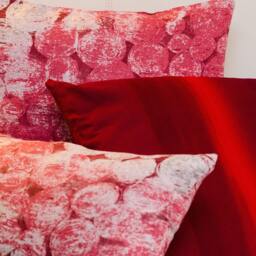 Handmade Ombre Pattern 18x18 Throw Pillow Cover Red Fuchsia Gradient, Finnish Design - thumbnail 4