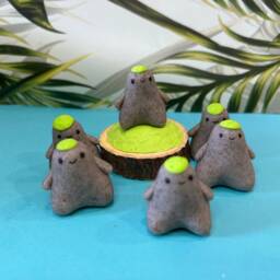 Small Smiley Pet Rock - thumbnail 2