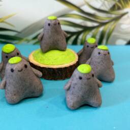 Small Smiley Pet Rock - thumbnail 3