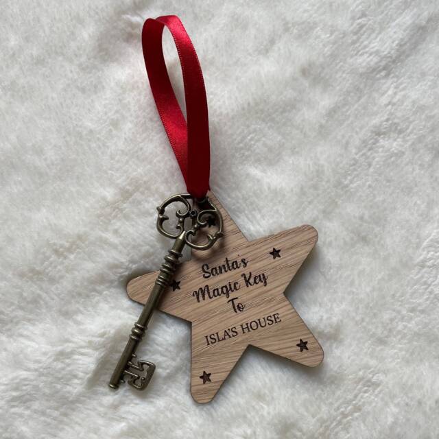 Personalised Santa's Magic Key, Wooden Key Tag, Christmas Eve, Decoration - image 1