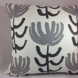 William Yeoward For Designer's Guild Pillow Cover in Pierrette Flowers Slate On White Linen, Linen Back - thumbnail 2