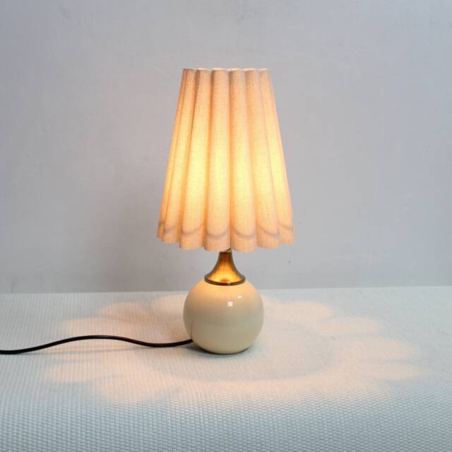 Duzy Handmade Scallop Shape Light Burlap Fabric & Ceramic Base Lamp-5# - image 1
