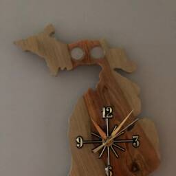 Handmade Michigan State Quarter Clock, Wood Wall Decor - thumbnail 2
