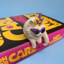 Princess Donut Figure, Dungeon Crawler Carl Inspired Bookshelf Decor, 3D Printed Bookish Cat, Litrpg Fantasy Shelf Display - thumbnail 3