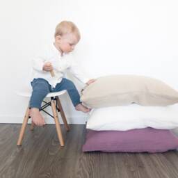 Linen Pillow Cover in Lilac - 100% Prewashed Flax Pillowcase - thumbnail 4