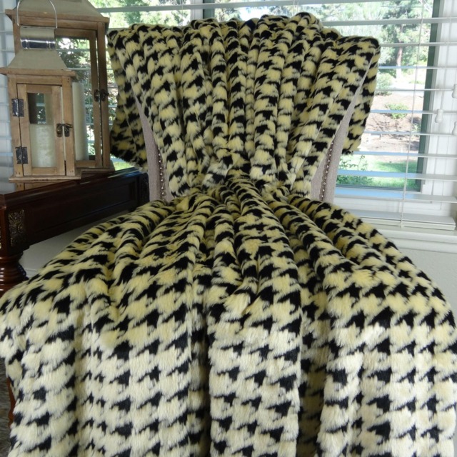 Black Faux Fur Throw Blanket & Bedspread - Beige Luxury Soft Pillowsandaccents -16486 - image 1