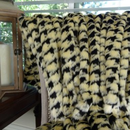 Black Faux Fur Throw Blanket & Bedspread - Beige Luxury Soft Pillowsandaccents -16486 - thumbnail 2