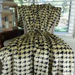 Black Faux Fur Throw Blanket & Bedspread - Beige Luxury Soft Pillowsandaccents -16486 - thumbnail 3