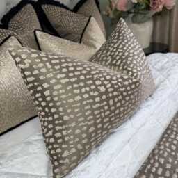 Brown Gold Lumbar Cushion Cover, Designer Throw Pillow Cover For Interior Design - Double Sided Ashley Wilde Estrada Mole - thumbnail 4
