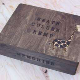 Giraffe Wood Burned First Name Baby Keepsake Box With Animal Graphic Large Box 11.5 X 9 3.5 - thumbnail 2