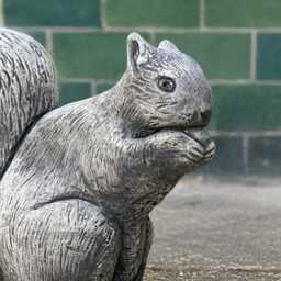Squirrel Statue Concrete Animal Figurine For Garden Wildlife Sculpture Stone Squirrel Outdoor Ornament Yard Rustic Woodland Decoration - thumbnail 2