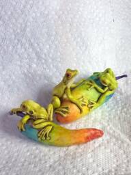 Artist Neil Eyre Eyredesigns Rainbow Pride Garden Chili Pepper Jalape??o Tree Frog Frogs Toad Scupture Limited Edition 50 Made in Usa - thumbnail 1