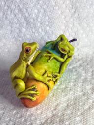 Artist Neil Eyre Eyredesigns Rainbow Pride Garden Chili Pepper Jalape??o Tree Frog Frogs Toad Scupture Limited Edition 50 Made in Usa - thumbnail 4