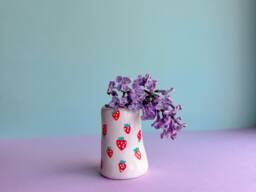strawberry Tiny Vase/Mini Vase Dried Flowers Arrangement Home Decoration Shelf Decor Funky Design Retro Cute Decor - thumbnail 1