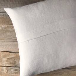 stonewashed Linen Throw Pillow Case in Off White Pleated The Middle/Linen Cushion Cover With Hidden Zipper/Decorative Sham - thumbnail 3