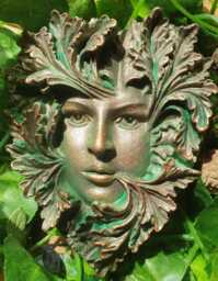 Hand-Cast & Painted Green Oak Woman Of The Forest. Garden Wall Plaque Ornament Gift 10 X 9 cm - thumbnail 1