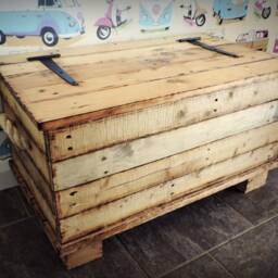 Handmade Rustic Pallet Wood Trunk Small Storage Chest Coffee Table - thumbnail 3